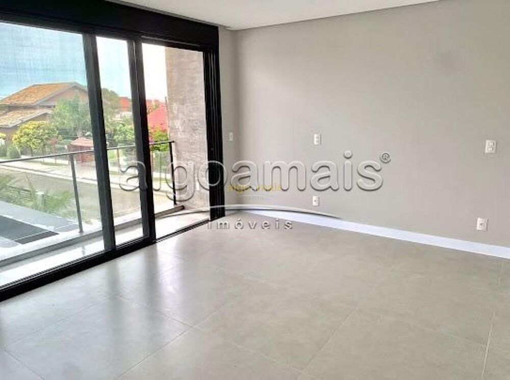Casa, 4 quartos, 260 m² - Foto 1