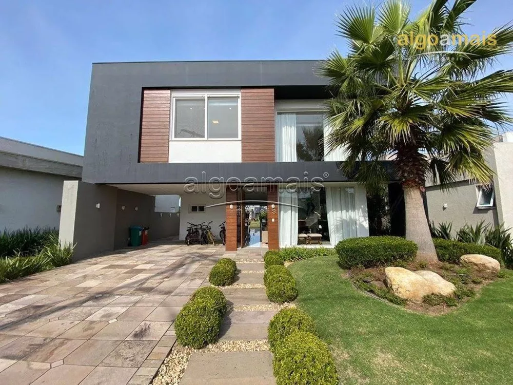 Casa de Condomínio à venda com 4 quartos, 254m² - Foto 3