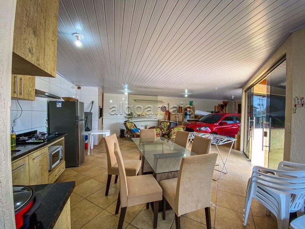 Casa à venda com 4 quartos, 28m² - Foto 2