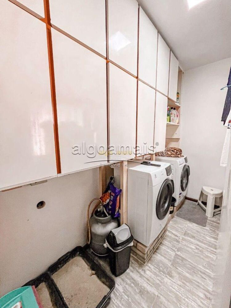 Casa, 3 quartos, 285 m² - Foto 1