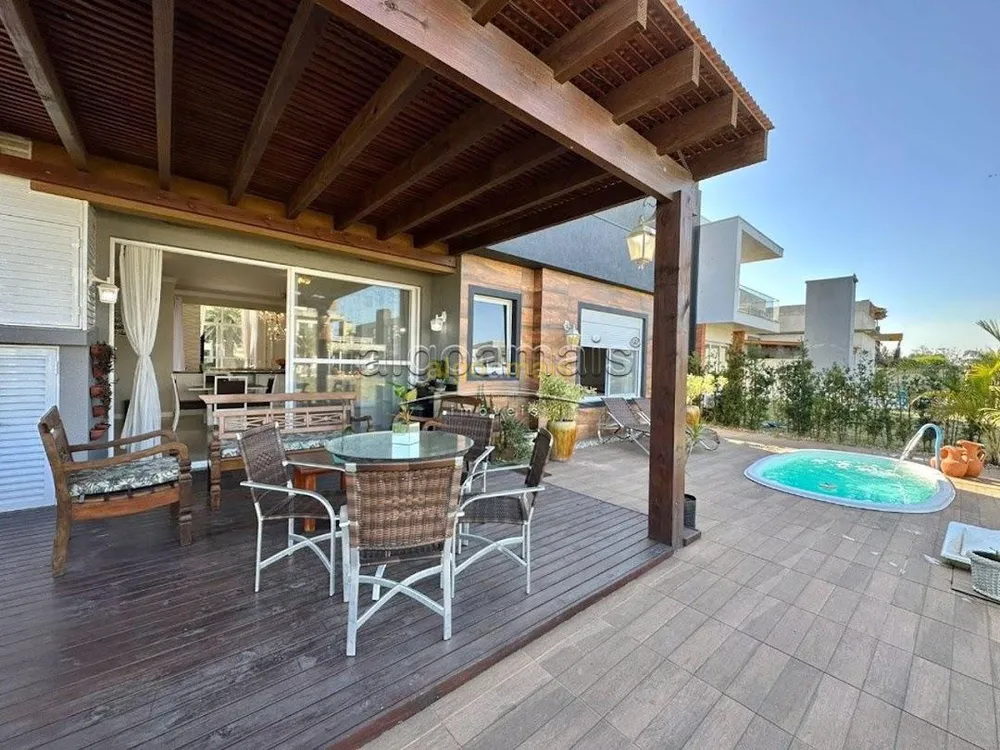 Casa, 5 quartos, 235 m² - Foto 1