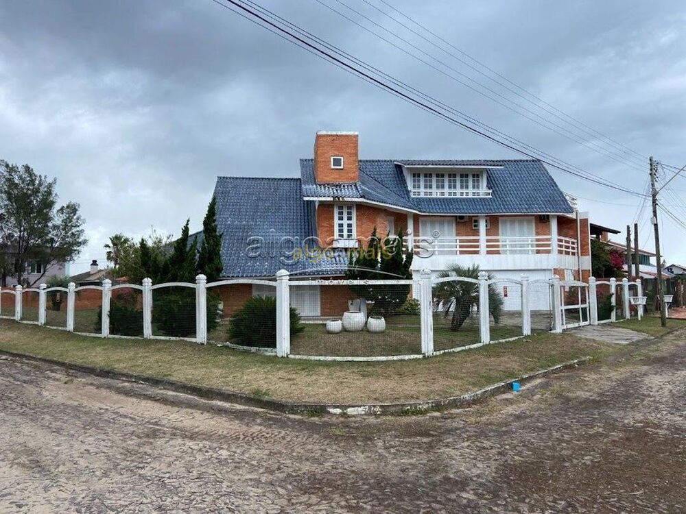 Casa, 3 quartos, 266 m² - Foto 1