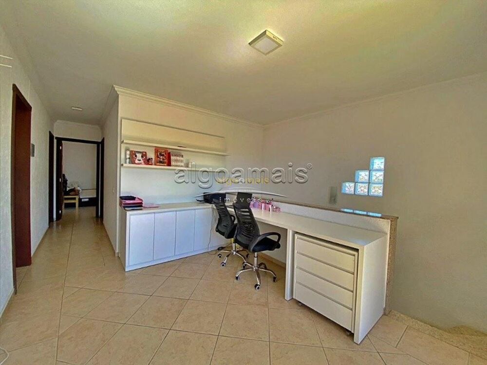 Casa, 3 quartos, 215 m² - Foto 4