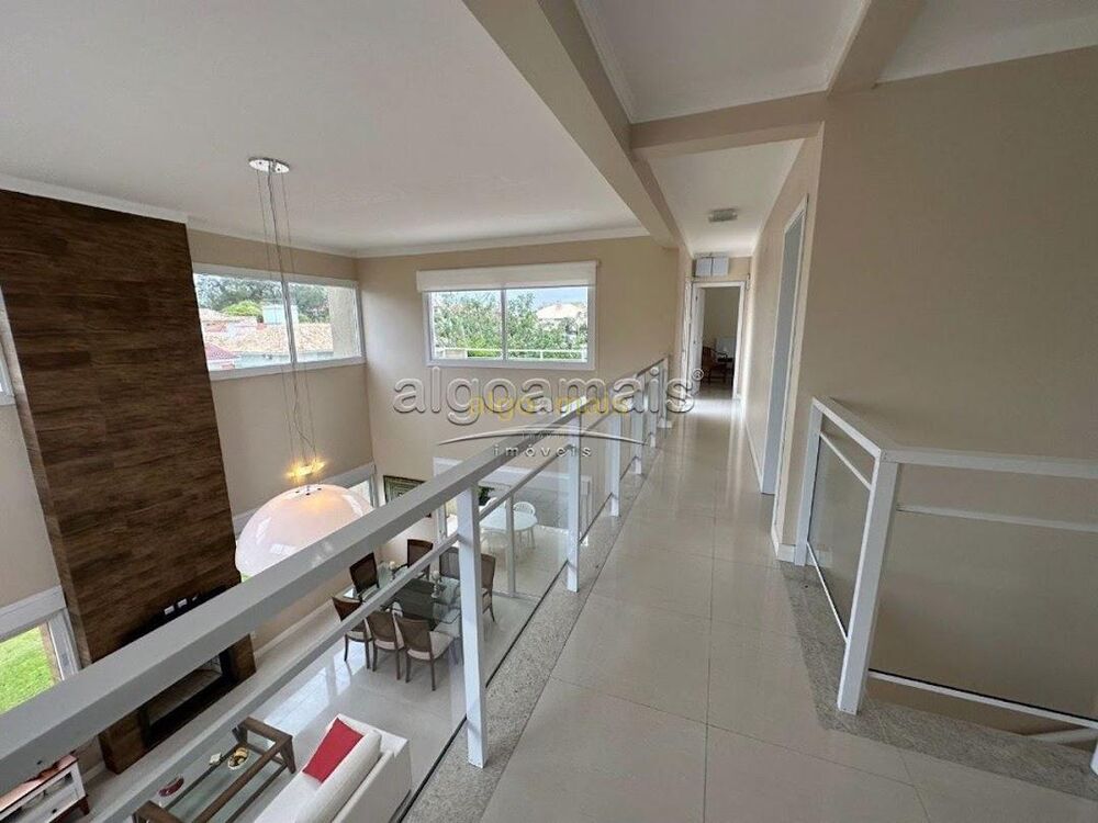 Casa, 5 quartos, 250 m² - Foto 1