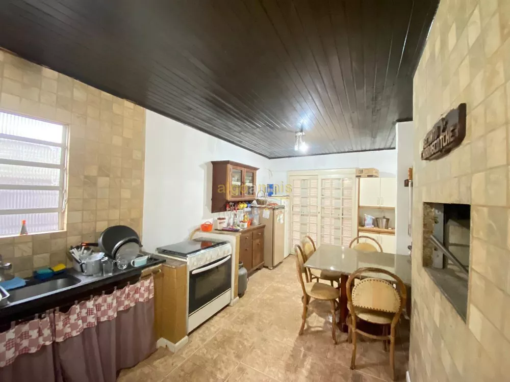 Casa, 3 quartos, 288 m² - Foto 3