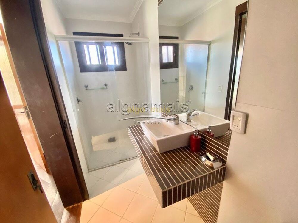 Casa, 5 quartos, 312 m² - Foto 3