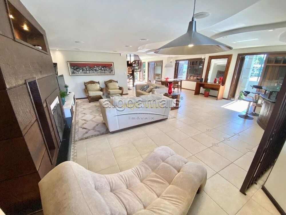 Casa, 5 quartos, 312 m² - Foto 1