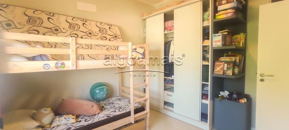 Casa, 4 quartos, 205 m² - Foto 1