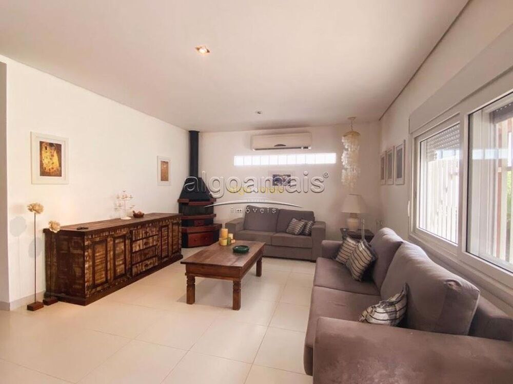 Casa, 3 quartos, 217 m² - Foto 2