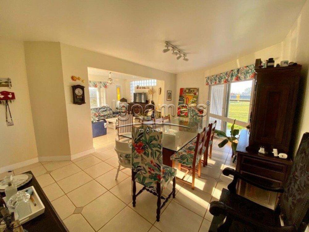 Casa, 4 quartos, 217 m² - Foto 2