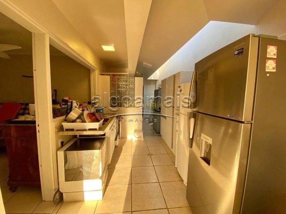 Casa, 4 quartos, 217 m² - Foto 1