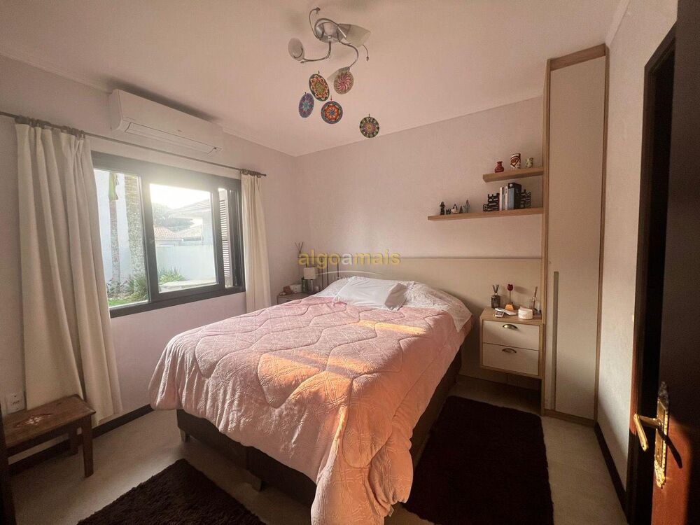 Casa, 3 quartos, 165 m² - Foto 1