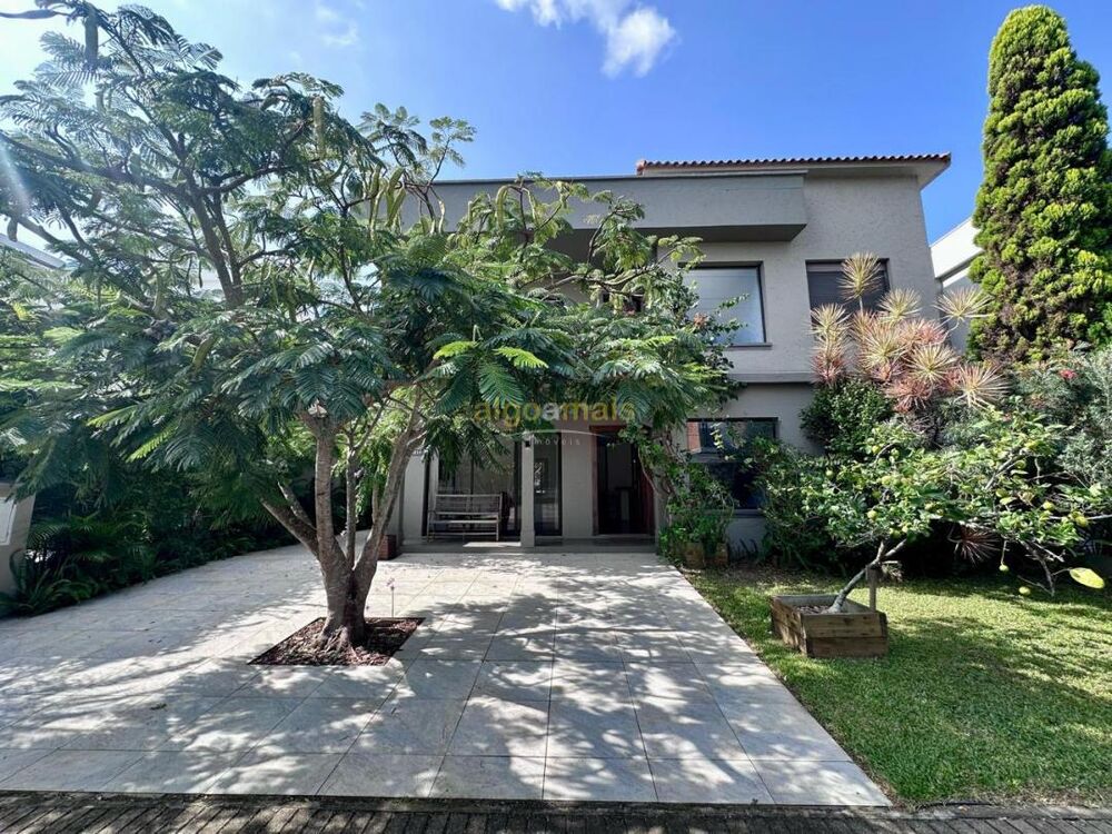 Casa de Condomínio à venda com 4 quartos, 280m² - Foto 1