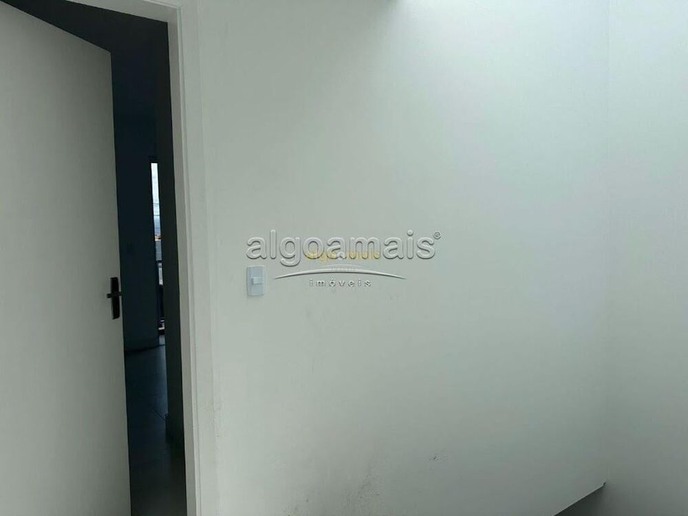 Casa à venda com 3 quartos, 110m² - Foto 4