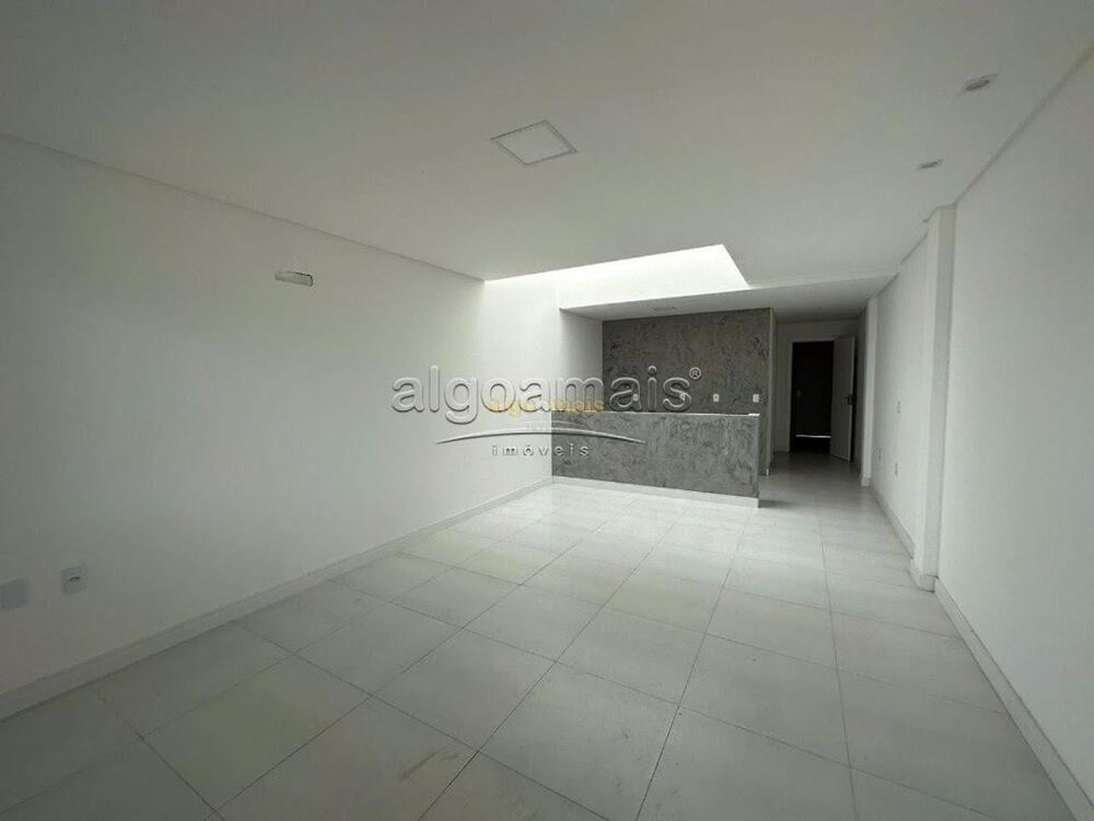 Casa à venda com 3 quartos, 110m² - Foto 7