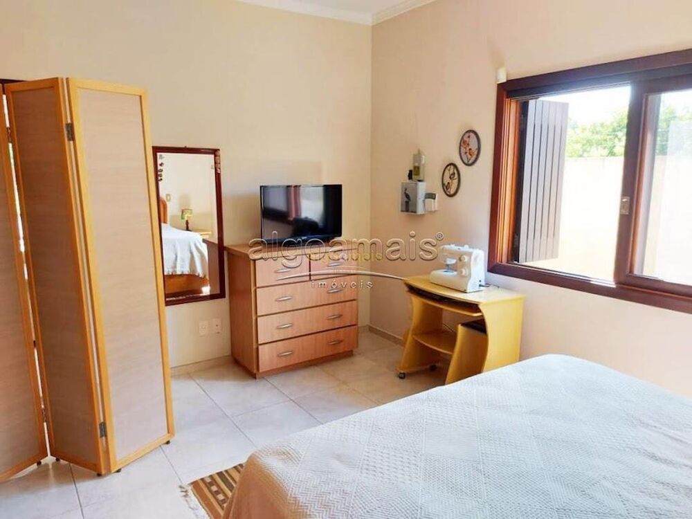 Casa, 4 quartos, 280 m² - Foto 1