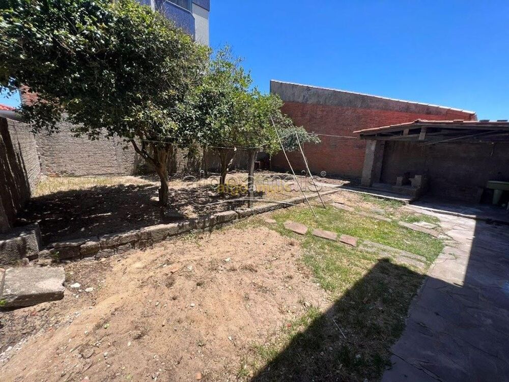 Casa à venda com 4 quartos, 180m² - Foto 3
