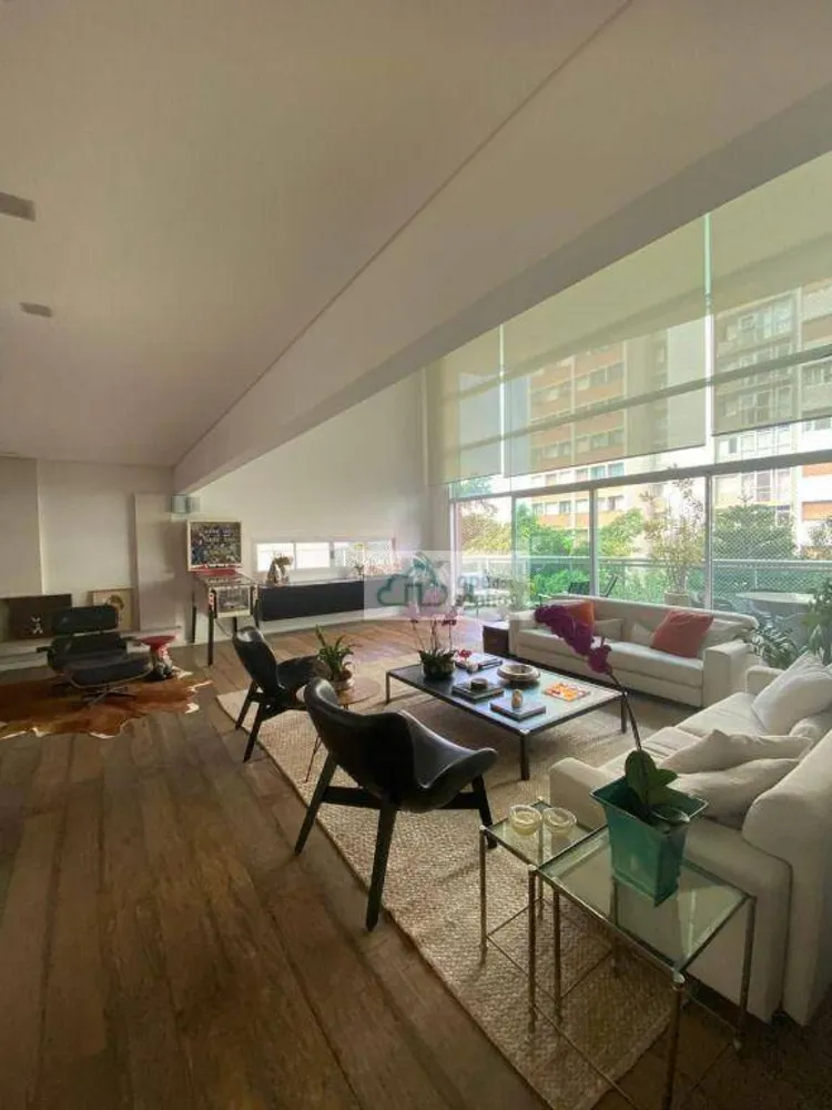 Apartamento, 3 quartos, 250 m² - Foto 1