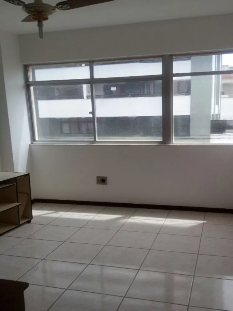 Apartamento à venda com 3 quartos, 90m² - Foto 4