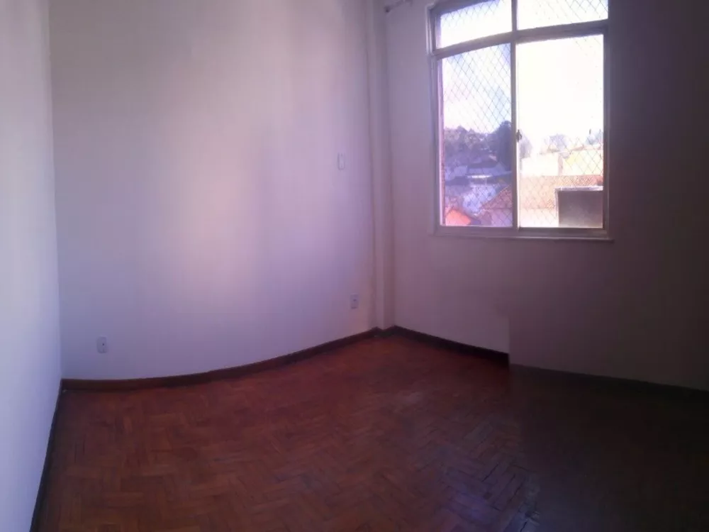 Apartamento à venda com 2 quartos, 75m² - Foto 4