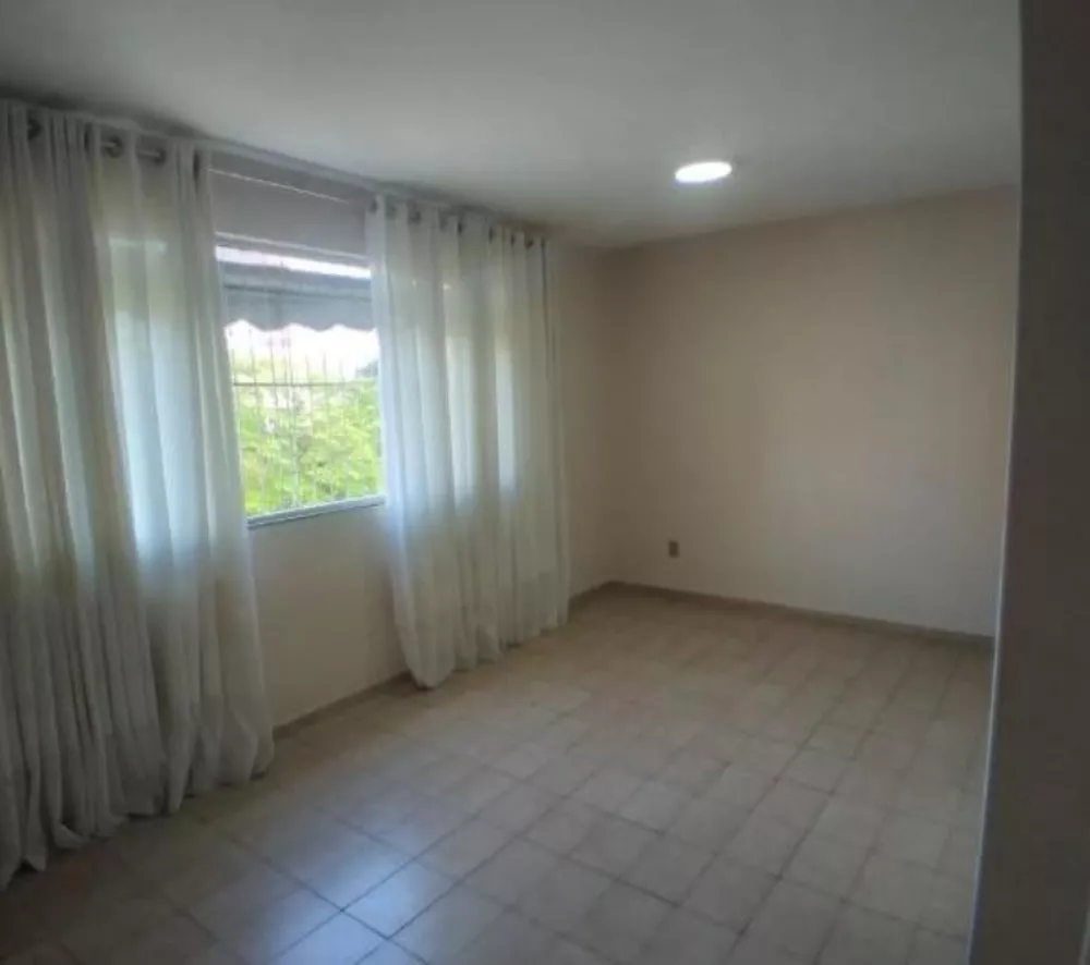 Apartamento à venda com 2 quartos, 75m² - Foto 2