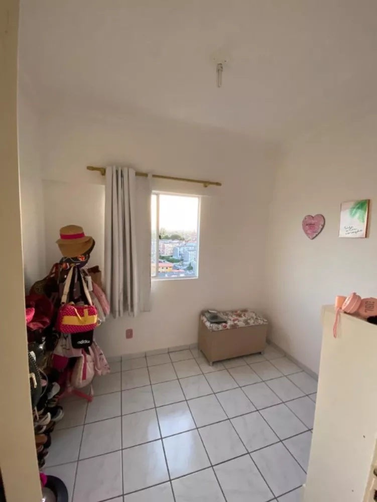 Apartamento à venda com 2 quartos, 70m² - Foto 3