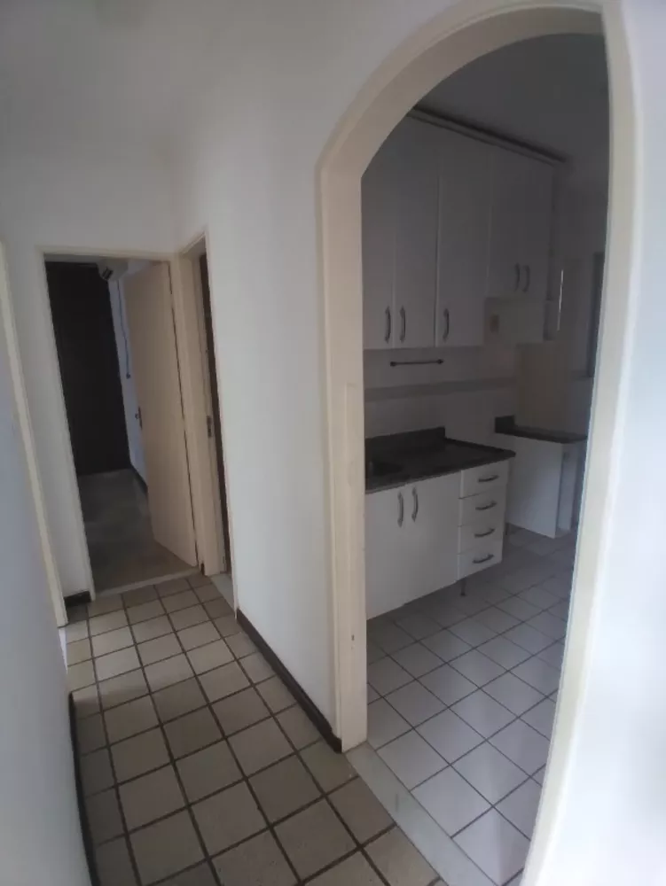 Apartamento à venda com 2 quartos, 70m² - Foto 3