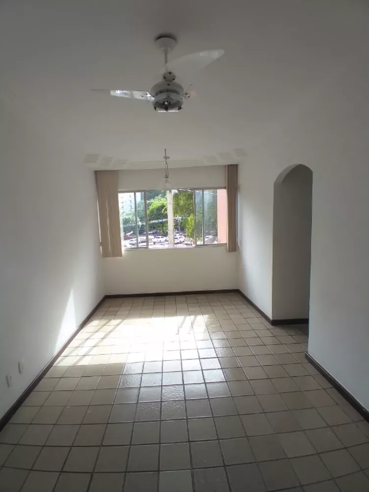 Apartamento à venda com 2 quartos, 70m² - Foto 1