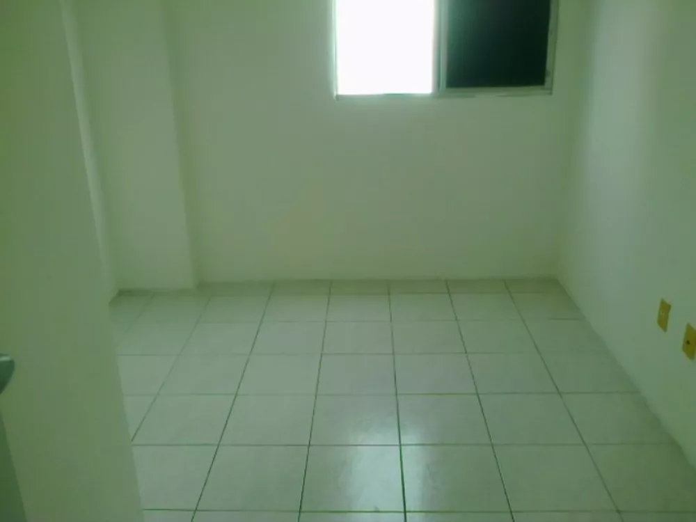 Apartamento à venda com 3 quartos, 80m² - Foto 3