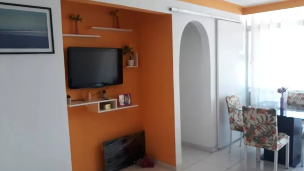 Apartamento à venda com 2 quartos, 70m² - Foto 1