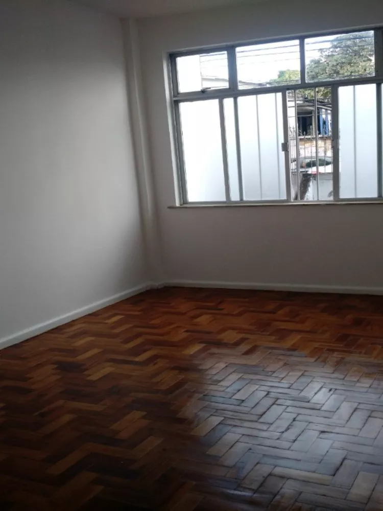 Apartamento à venda com 3 quartos, 100m² - Foto 2