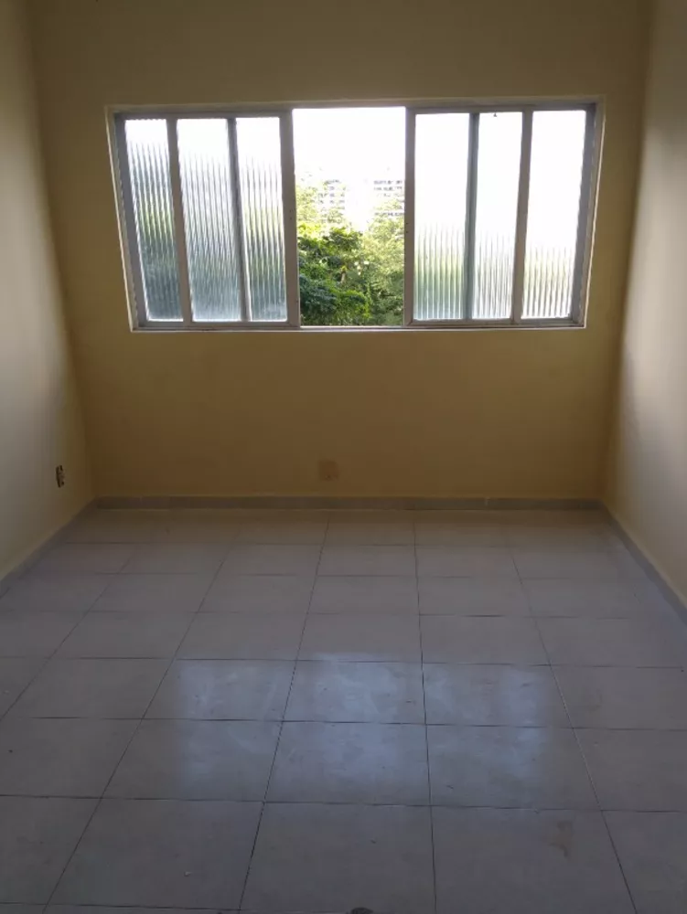 Apartamento à venda com 2 quartos, 60m² - Foto 4