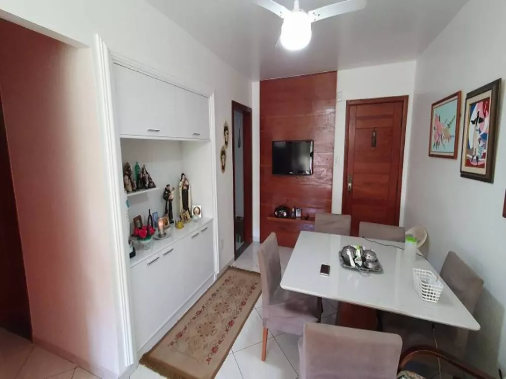 Apartamento à venda com 2 quartos, 70m² - Foto 3