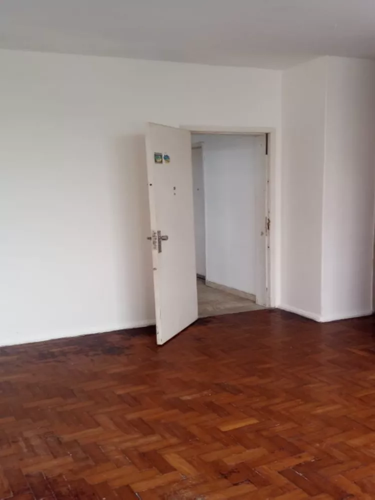 Apartamento à venda com 2 quartos, 70m² - Foto 1