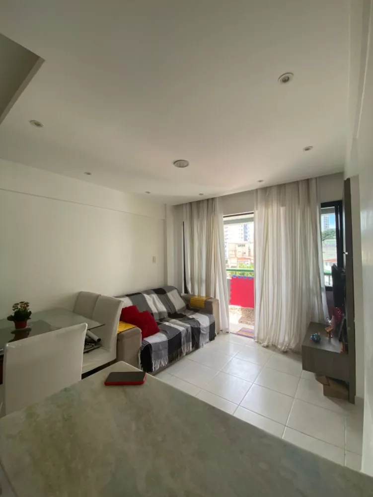 Apartamento à venda com 2 quartos, 64m² - Foto 1