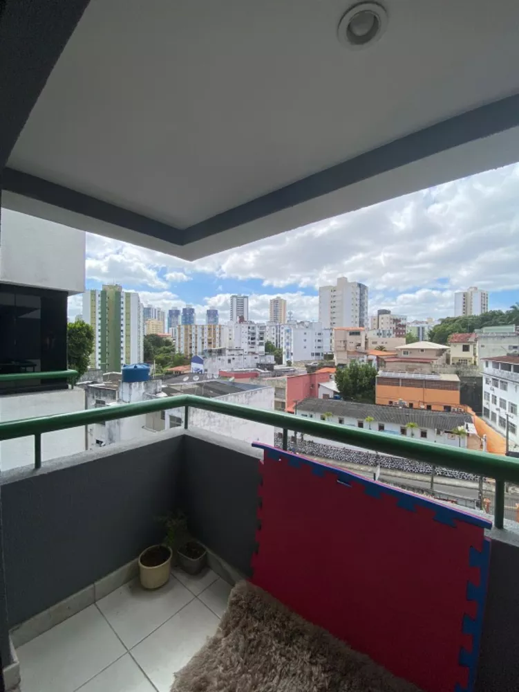 Apartamento à venda com 2 quartos, 64m² - Foto 2