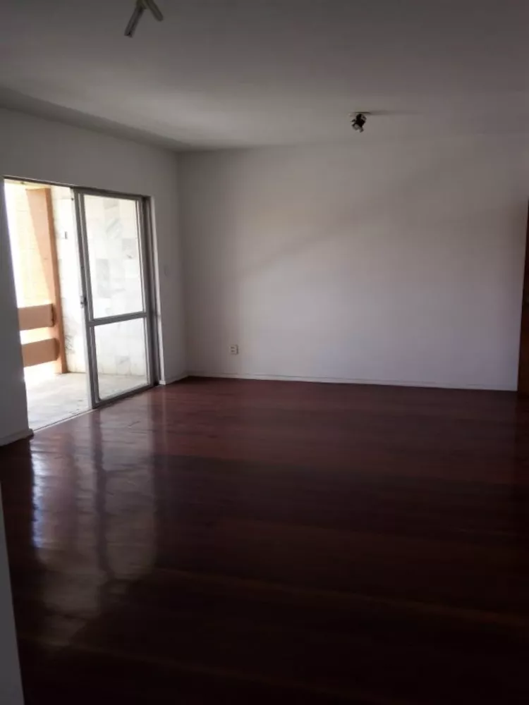 Apartamento à venda com 3 quartos, 90m² - Foto 3