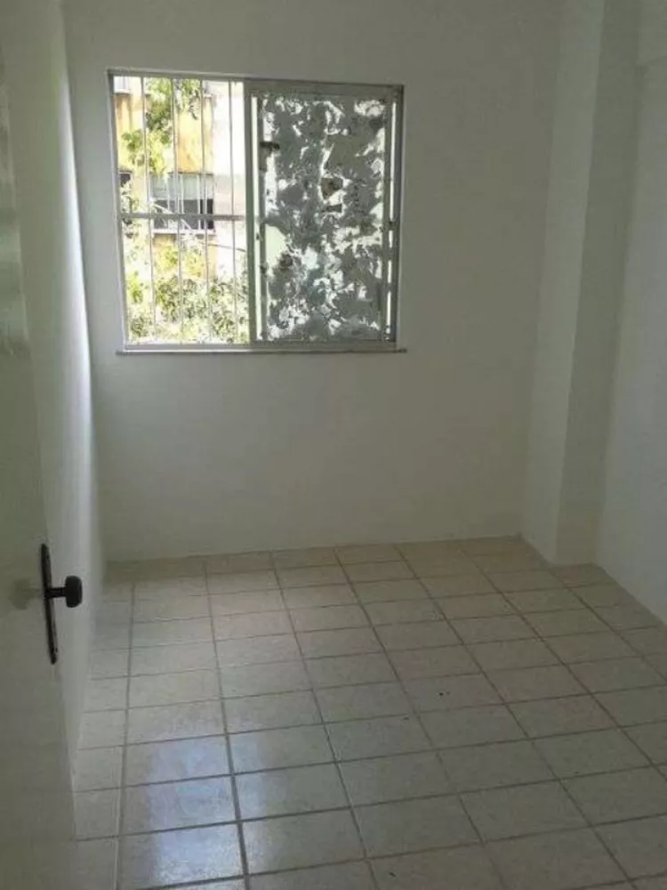 Apartamento à venda com 2 quartos, 70m² - Foto 3