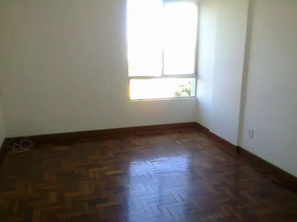 Apartamento à venda com 2 quartos, 60m² - Foto 2