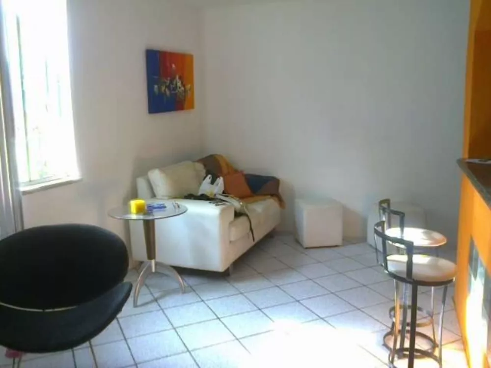 Apartamento à venda com 2 quartos, 65m² - Foto 2