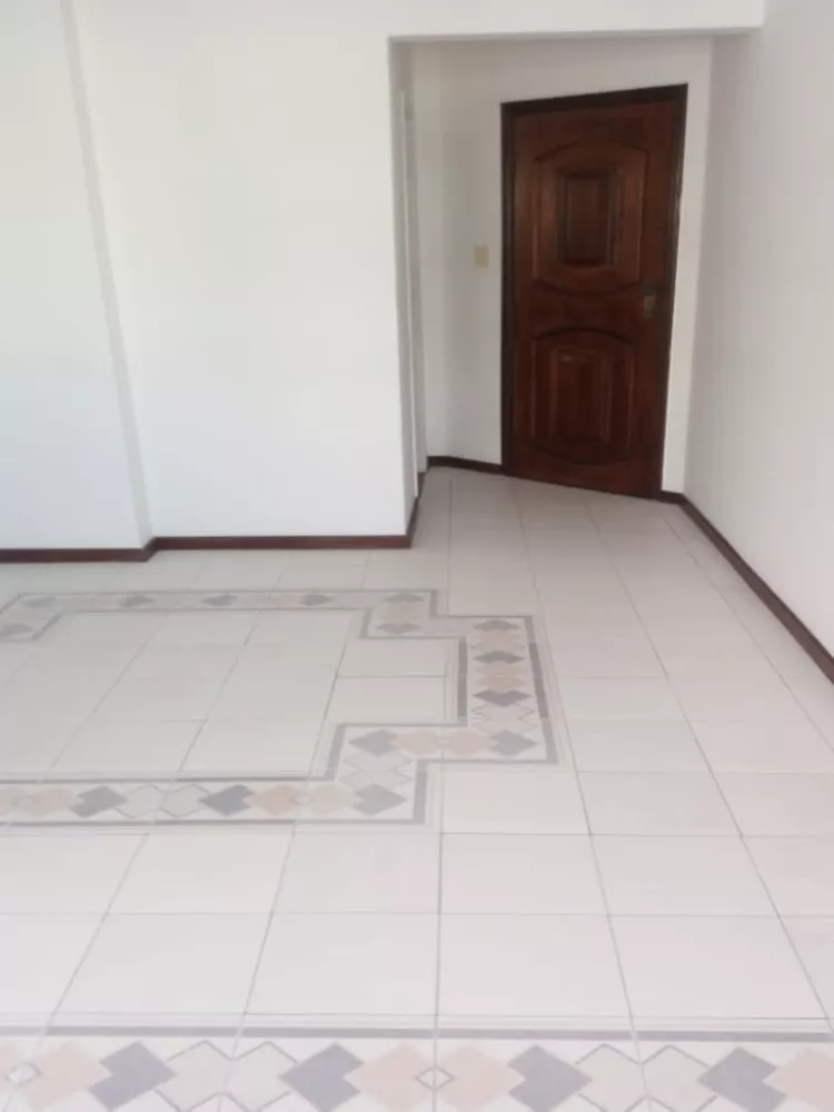 Apartamento à venda com 3 quartos, 70m² - Foto 1