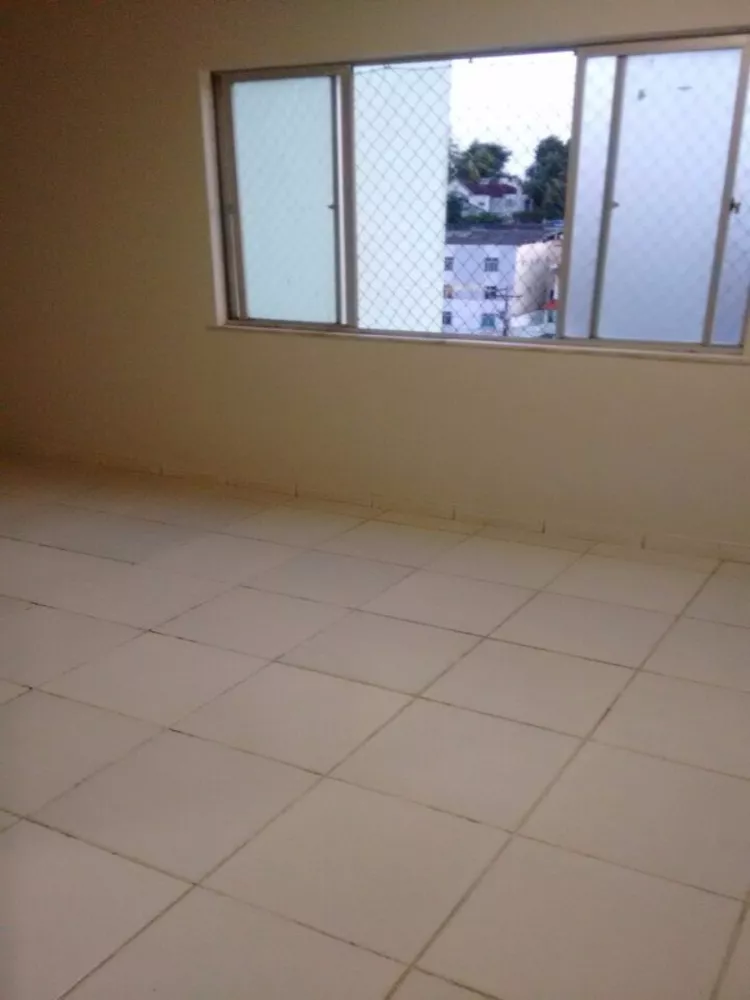 Apartamento à venda com 2 quartos, 65m² - Foto 1