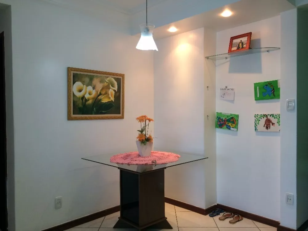 Apartamento à venda com 3 quartos, 70m² - Foto 2