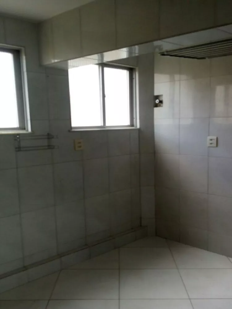 Apartamento à venda com 2 quartos, 60m² - Foto 3