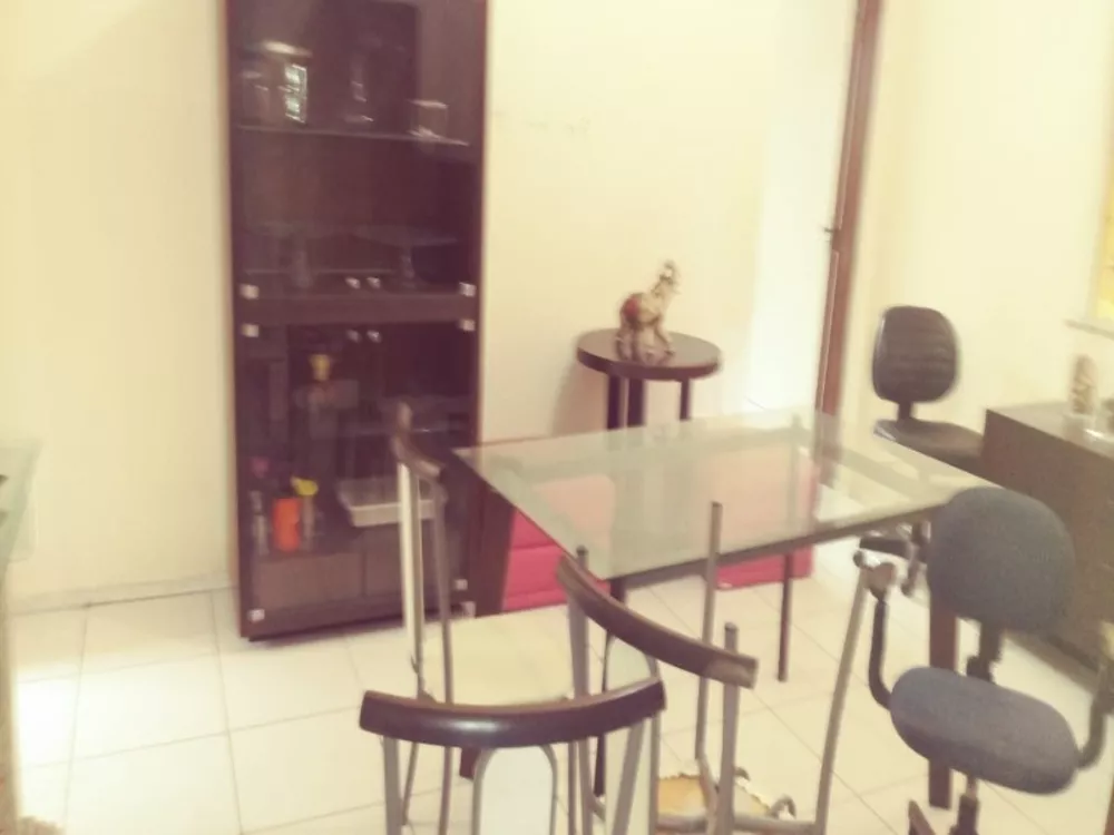 Apartamento à venda com 3 quartos, 80m² - Foto 2