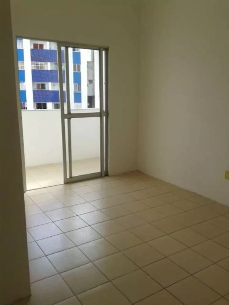 Apartamento à venda com 3 quartos, 80m² - Foto 1