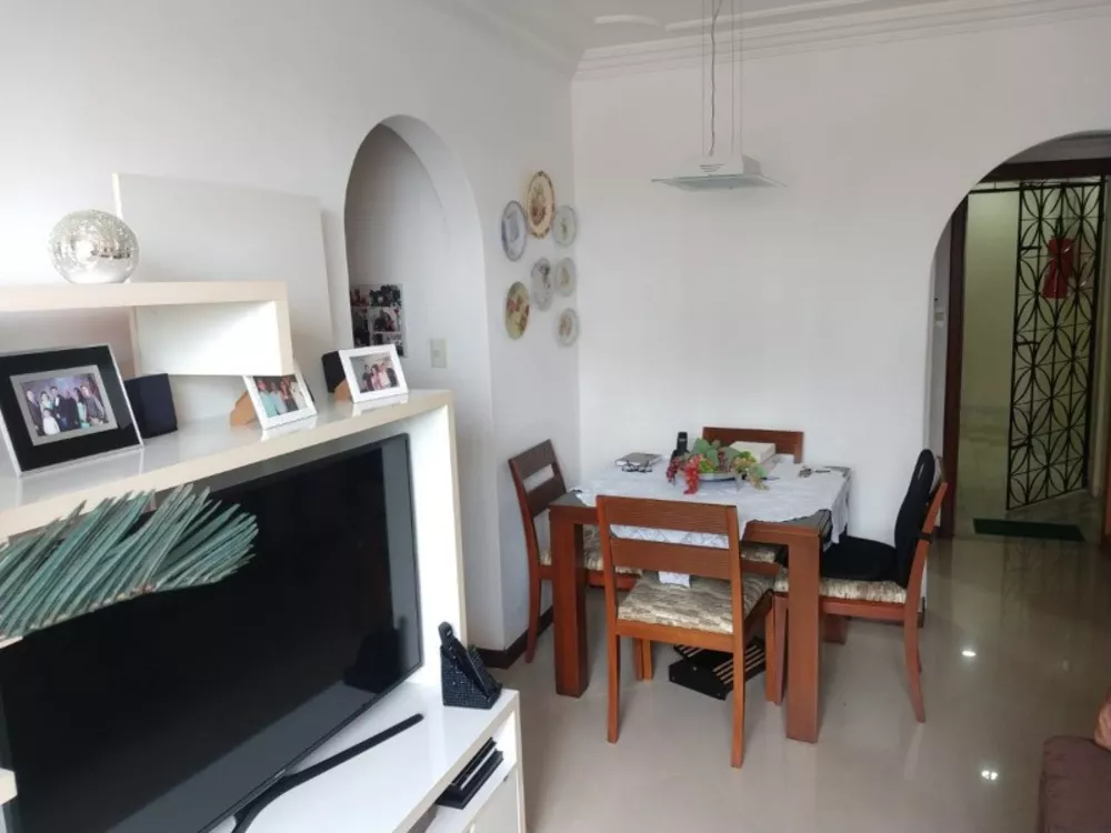 Apartamento à venda com 2 quartos, 70m² - Foto 3