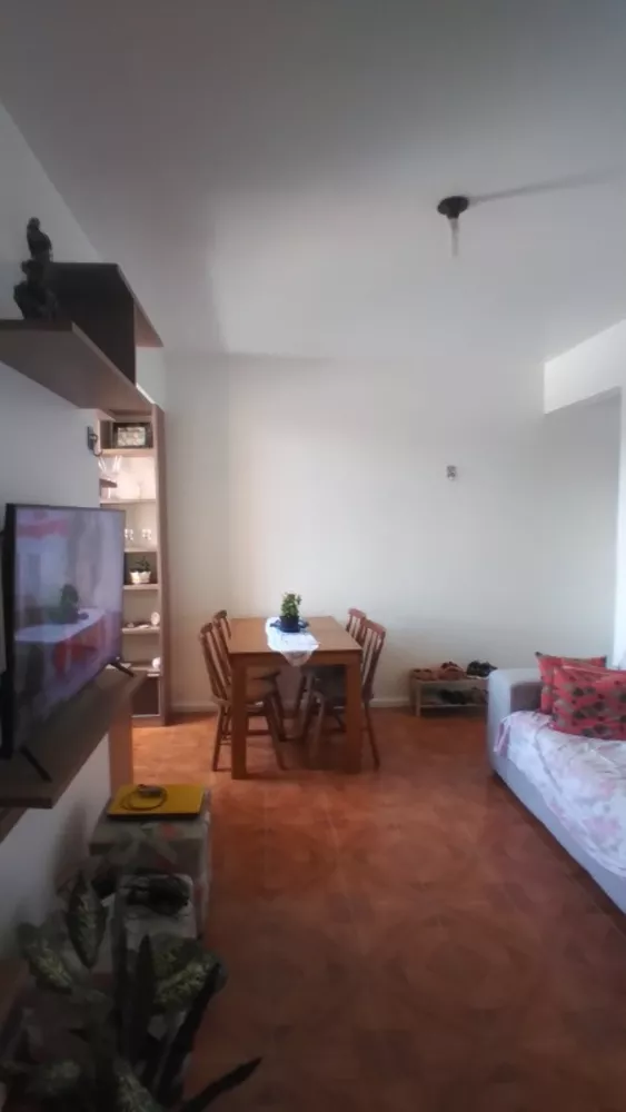 Apartamento à venda com 2 quartos, 70m² - Foto 3