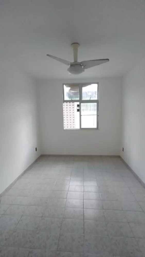 Apartamento à venda com 3 quartos, 70m² - Foto 2