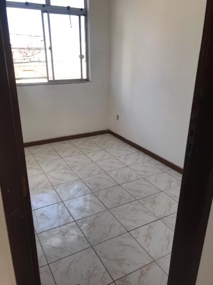 Apartamento à venda com 3 quartos, 80m² - Foto 2